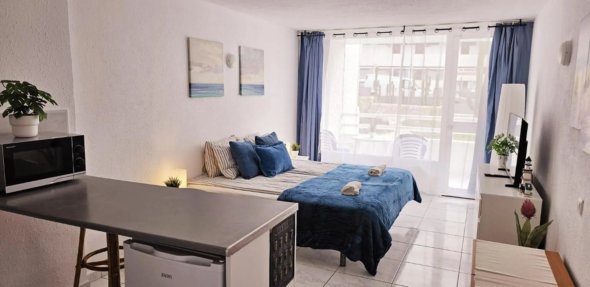 Beach House Apartment Адехе